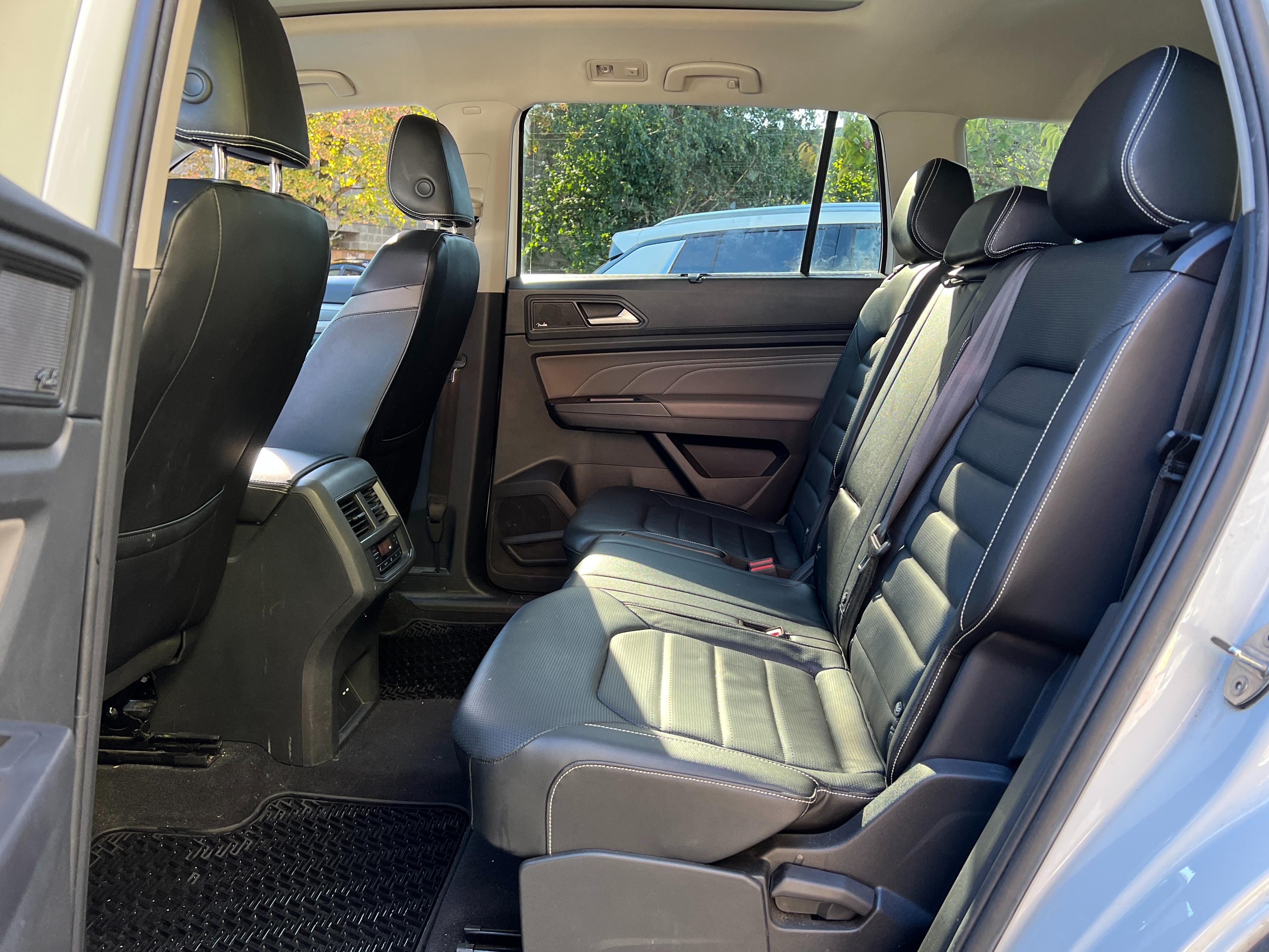 2022 Volkswagen atlas execline r-line | no accident | one owner - Image 15